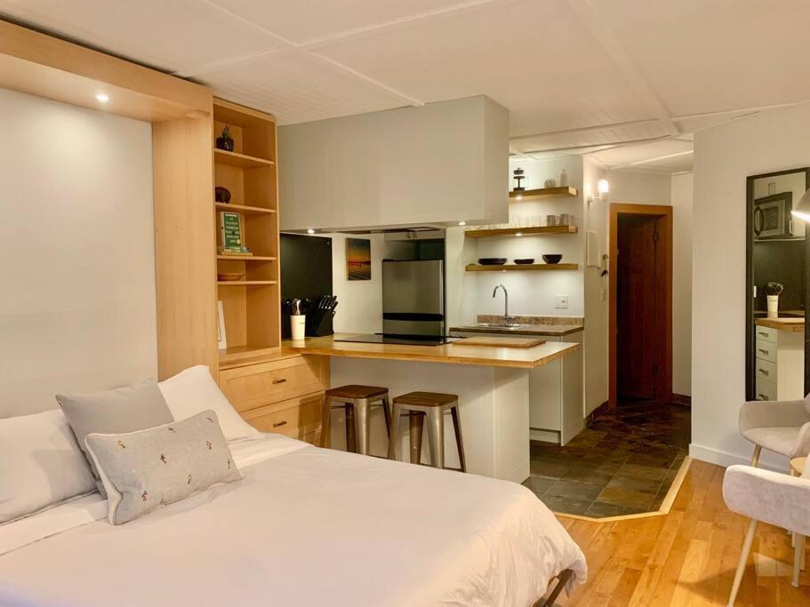 Casa Creekside - Walk To Gondola, Shops, Lakes! Whistler Exterior foto