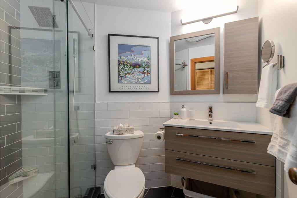 Casa Creekside - Walk To Gondola, Shops, Lakes! Whistler Exterior foto