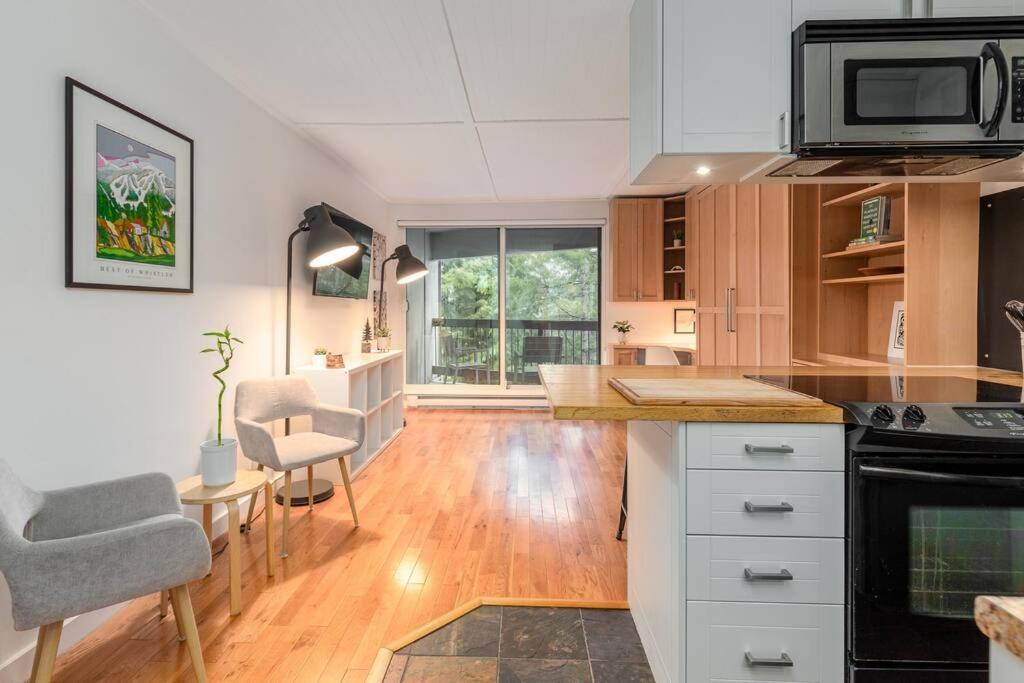 Casa Creekside - Walk To Gondola, Shops, Lakes! Whistler Exterior foto