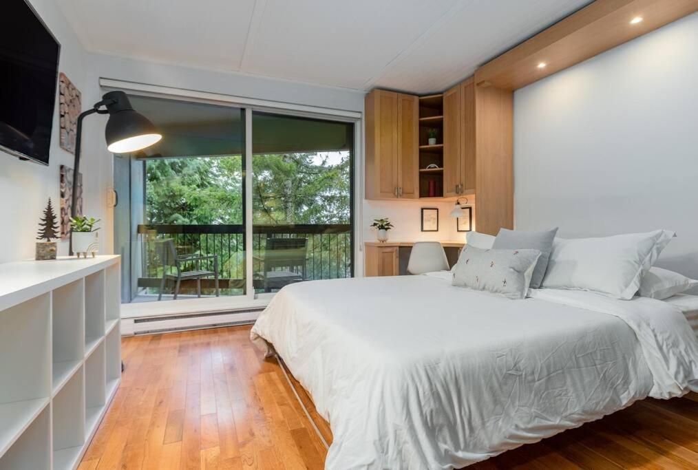 Casa Creekside - Walk To Gondola, Shops, Lakes! Whistler Exterior foto
